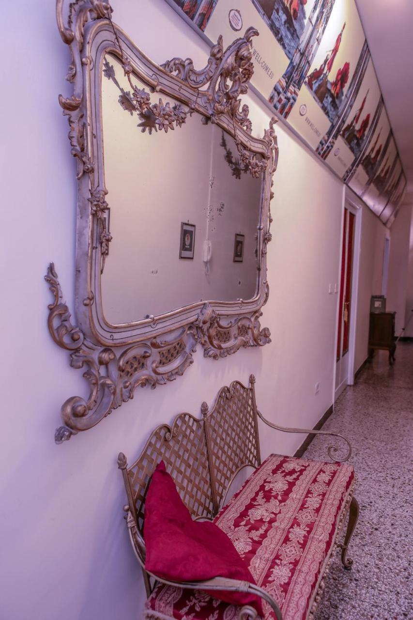 Well Come - Santa Lucia Naples Exterior photo